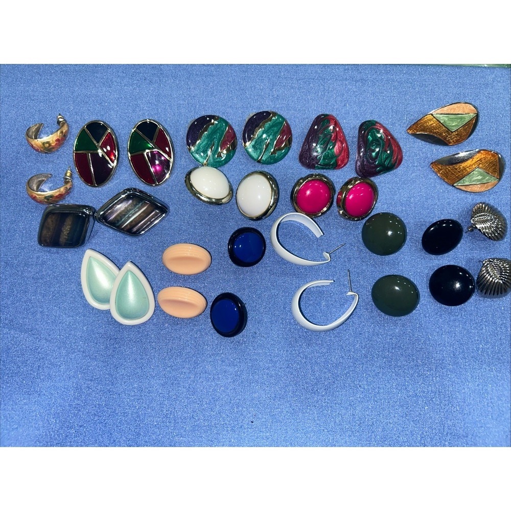 Vintage 80s/90s Enamel, Gold, Silvertone Metal And Plastic Spoke Ear Rings 15